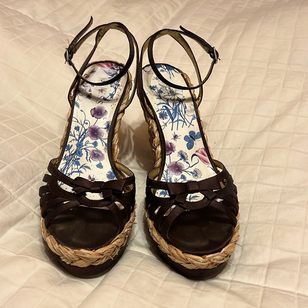 Guess straw wedge platform heel